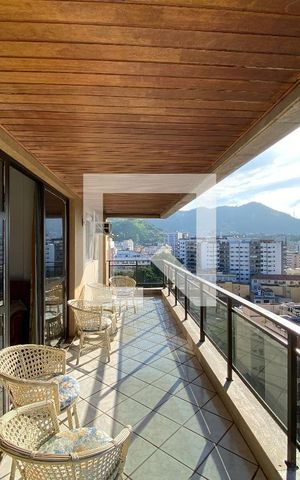 Apartamento à venda com 288m², 4 quartos e 2 vagas Apartamento à venda com 288m², 4 quartos e 2 vagasVaranda da Sala