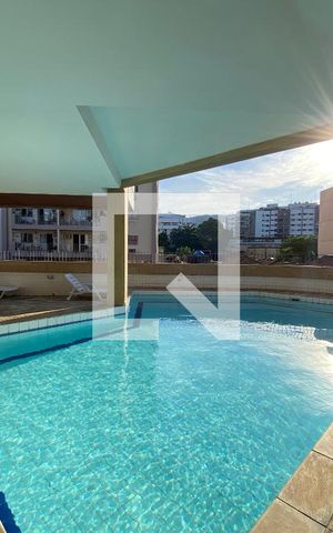 Apartamento à venda com 288m², 4 quartos e 2 vagas Apartamento à venda com 288m², 4 quartos e 2 vagasÁrea comum - Piscina