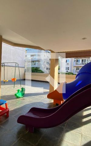 Apartamento à venda com 288m², 4 quartos e 2 vagas Apartamento à venda com 288m², 4 quartos e 2 vagasÁrea comum - Playground