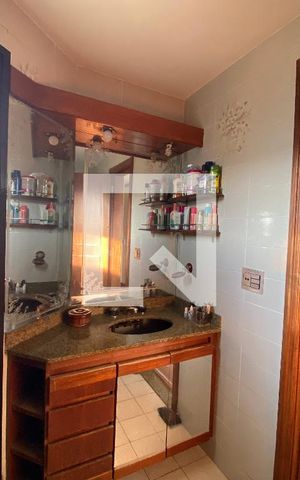 Apartamento à venda com 288m², 4 quartos e 2 vagas Apartamento à venda com 288m², 4 quartos e 2 vagasBanheiro do Quarto 1