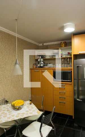 Casa de condomínio para alugar com 250m², 3 quartos e 3 vagas Casa de condomínio para alugar com 250m², 3 quartos e 3 vagasCozinha