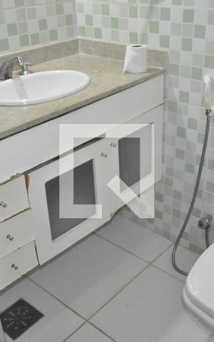 Apartamento para alugar com 52m², 2 quartos e sem vagaBanheiro
