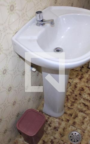 Casa à venda com 153m², 3 quartos e 2 vagasBanheiro 2