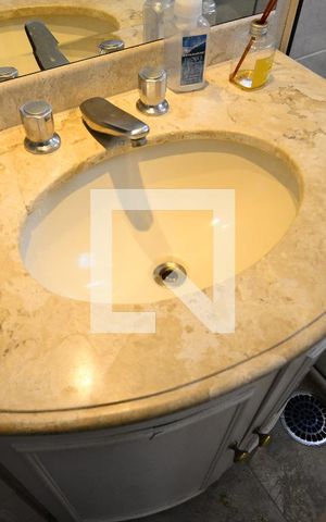 Apartamento à venda com 160m², 3 quartos e 2 vagasSuíte 2