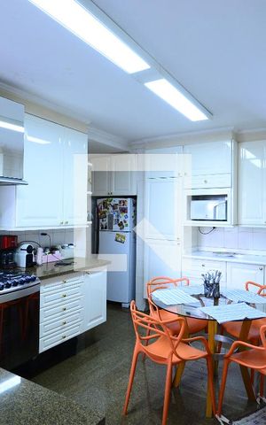 Apartamento à venda com 160m², 3 quartos e 2 vagasCozinha