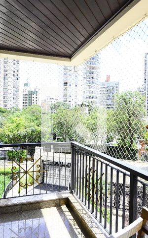 Apartamento à venda com 160m², 3 quartos e 2 vagasVaranda