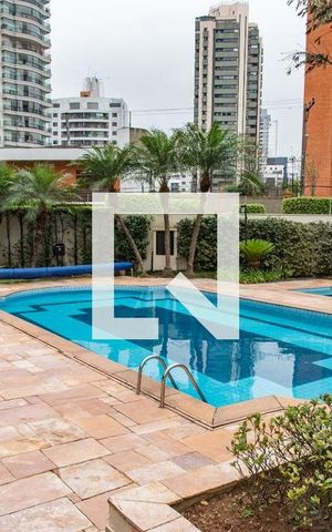 Apartamento à venda com 160m², 3 quartos e 2 vagas Apartamento à venda com 160m², 3 quartos e 2 vagasPiscina
