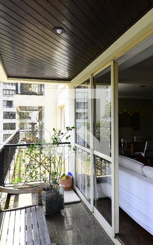 Apartamento à venda com 160m², 3 quartos e 2 vagasVaranda