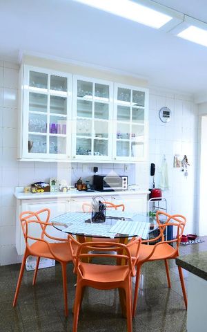 Apartamento à venda com 160m², 3 quartos e 2 vagasCozinha