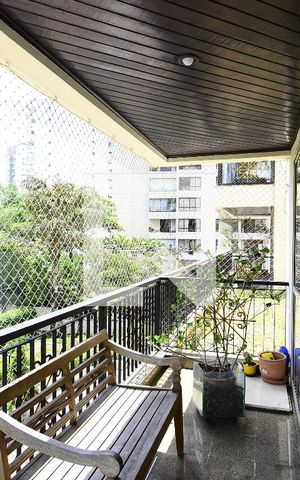 Apartamento à venda com 160m², 3 quartos e 2 vagasVaranda