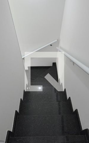 Casa à venda com 110m², 3 quartos e 2 vagasEscada