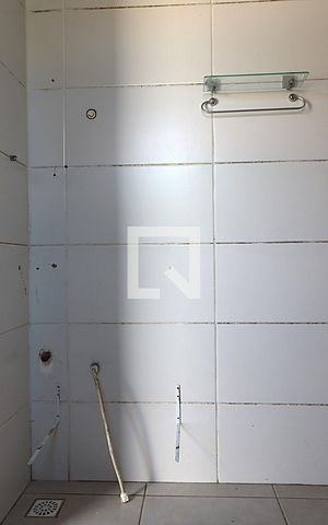 Casa para alugar com 90m², 1 quarto e 2 vagasBanheiro 
