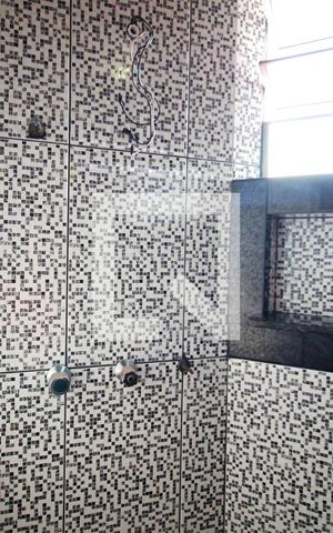 Casa à venda com 372m², 4 quartos e 4 vagasBanheiro 2