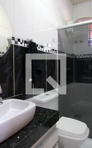 Casa à venda com 372m², 4 quartos e 4 vagasBanheiro