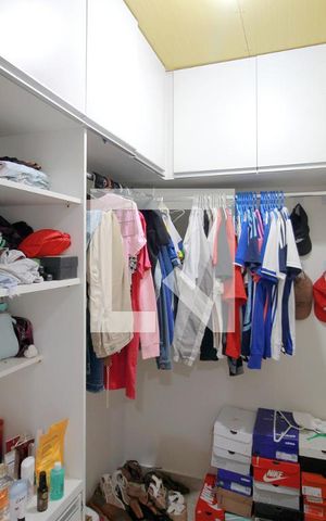 Casa à venda com 372m², 4 quartos e 4 vagasCloset da Suite