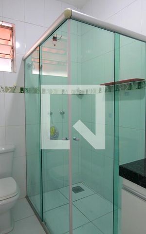 Casa à venda com 372m², 4 quartos e 4 vagasBanheiro da Suíte