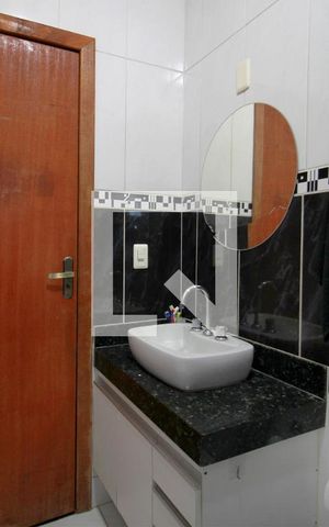 Casa à venda com 372m², 4 quartos e 4 vagasBanheiro