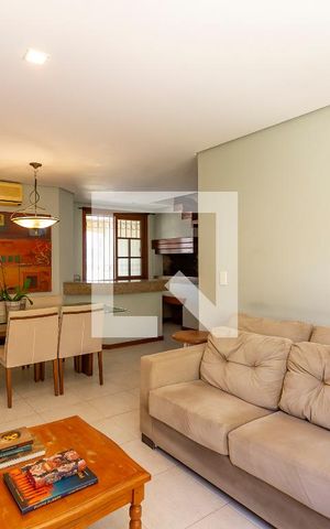 Casa de condomínio à venda com 219m², 3 quartos e 2 vagas Casa de condomínio à venda com 219m², 3 quartos e 2 vagasSala