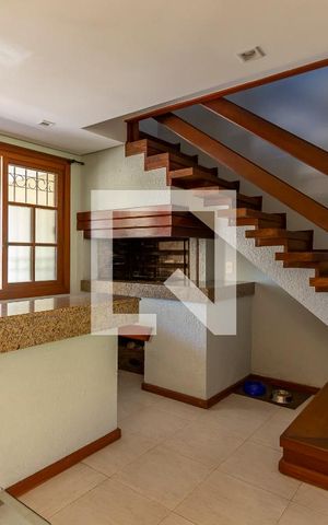 Casa de condomínio à venda com 219m², 3 quartos e 2 vagas Casa de condomínio à venda com 219m², 3 quartos e 2 vagasSala