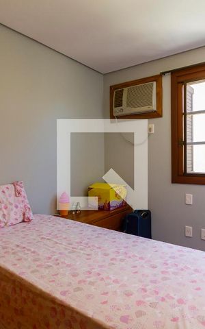 Casa de condomínio à venda com 219m², 3 quartos e 2 vagas Casa de condomínio à venda com 219m², 3 quartos e 2 vagasQuarto 1