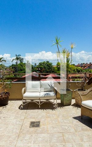 Casa de condomínio à venda com 219m², 3 quartos e 2 vagas Casa de condomínio à venda com 219m², 3 quartos e 2 vagasTerraço