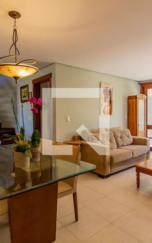 Casa de condomínio à venda com 219m², 3 quartos e 2 vagas Casa de condomínio à venda com 219m², 3 quartos e 2 vagasSala