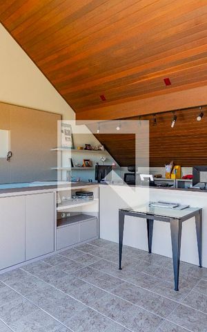 Casa de condomínio à venda com 219m², 3 quartos e 2 vagas Casa de condomínio à venda com 219m², 3 quartos e 2 vagasTerraço