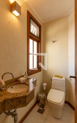 Casa de condomínio à venda com 219m², 3 quartos e 2 vagas Casa de condomínio à venda com 219m², 3 quartos e 2 vagasLavabo