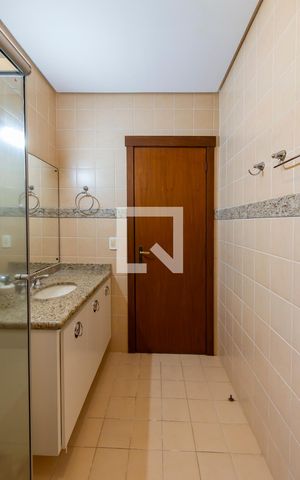 Casa de condomínio à venda com 219m², 3 quartos e 2 vagas Casa de condomínio à venda com 219m², 3 quartos e 2 vagasBanheiro Social