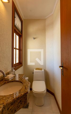 Casa de condomínio à venda com 219m², 3 quartos e 2 vagas Casa de condomínio à venda com 219m², 3 quartos e 2 vagasLavabo