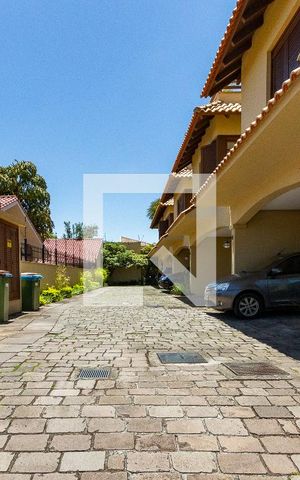 Casa de condomínio à venda com 219m², 3 quartos e 2 vagas Casa de condomínio à venda com 219m², 3 quartos e 2 vagasÁrea comum