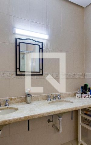 Casa de condomínio à venda com 219m², 3 quartos e 2 vagas Casa de condomínio à venda com 219m², 3 quartos e 2 vagasBanheiro da Suíte