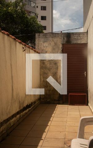 Casa à venda com 142m², 3 quartos e 1 vagaÁrea de Serviço/Quintal
