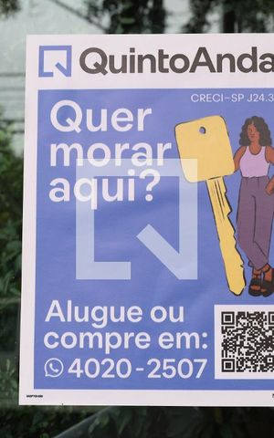 Apartamento à venda com 56m², 2 quartos e 1 vagaPlaca instalada na fachada do condomínio
