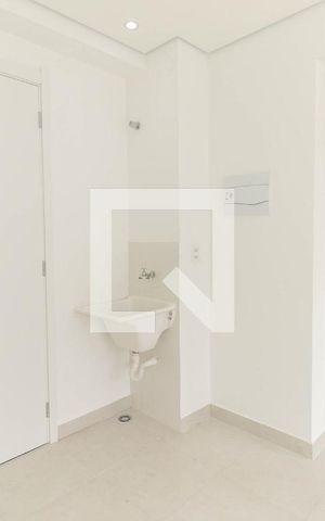 Apartamento para alugar com 32m², 2 quartos e sem vaga Apartamento para alugar com 32m², 2 quartos e sem vagaÁrea de Serviço