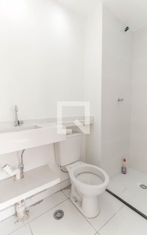 Apartamento para alugar com 32m², 2 quartos e sem vaga Apartamento para alugar com 32m², 2 quartos e sem vagaBanheiro