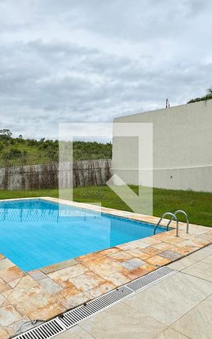 Casa de condomínio à venda com 250m², 4 quartos e sem vaga Casa de condomínio à venda com 250m², 4 quartos e sem vagaPiscina