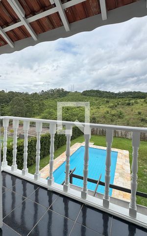 Casa de condomínio à venda com 250m², 4 quartos e sem vaga Casa de condomínio à venda com 250m², 4 quartos e sem vagasacada da Suíte 2