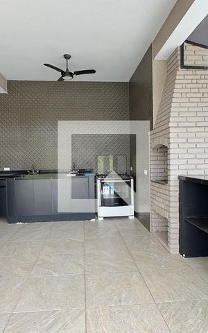 Casa de condomínio à venda com 250m², 4 quartos e sem vaga Casa de condomínio à venda com 250m², 4 quartos e sem vagaChurrasqueira