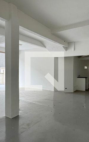 Casa de condomínio à venda com 250m², 4 quartos e sem vaga Casa de condomínio à venda com 250m², 4 quartos e sem vagaSalão de Festas