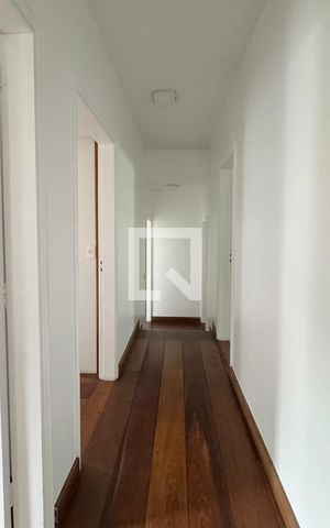 Casa de condomínio à venda com 250m², 4 quartos e sem vaga Casa de condomínio à venda com 250m², 4 quartos e sem vagaCorredor