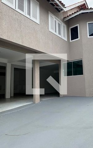 Casa de condomínio à venda com 250m², 4 quartos e sem vaga Casa de condomínio à venda com 250m², 4 quartos e sem vagaGaragem