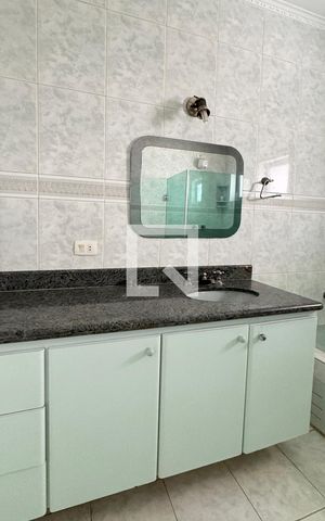 Casa de condomínio à venda com 250m², 4 quartos e sem vaga Casa de condomínio à venda com 250m², 4 quartos e sem vagaBanheiro da Suíte 1