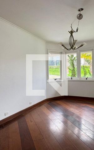 Casa de condomínio à venda com 250m², 4 quartos e sem vaga Casa de condomínio à venda com 250m², 4 quartos e sem vagaSala de Jantar