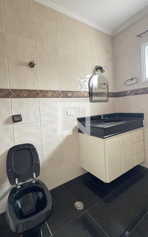 Casa de condomínio à venda com 250m², 4 quartos e sem vaga Casa de condomínio à venda com 250m², 4 quartos e sem vagaLavabo