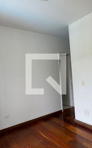 Casa de condomínio à venda com 250m², 4 quartos e sem vaga Casa de condomínio à venda com 250m², 4 quartos e sem vagaSuíte 2