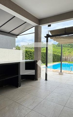Casa de condomínio à venda com 250m², 4 quartos e sem vaga Casa de condomínio à venda com 250m², 4 quartos e sem vagaChurrasqueira