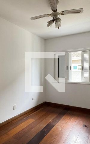 Casa de condomínio à venda com 250m², 4 quartos e sem vaga Casa de condomínio à venda com 250m², 4 quartos e sem vagaQuarto 3