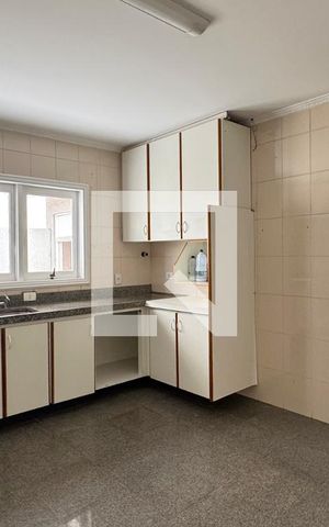 Casa de condomínio à venda com 250m², 4 quartos e sem vaga Casa de condomínio à venda com 250m², 4 quartos e sem vagaCozinha