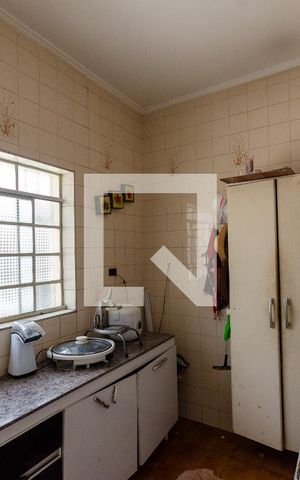 Casa à venda com 250m², 2 quartos e 2 vagas Casa à venda com 250m², 2 quartos e 2 vagasÁrea de Serviço